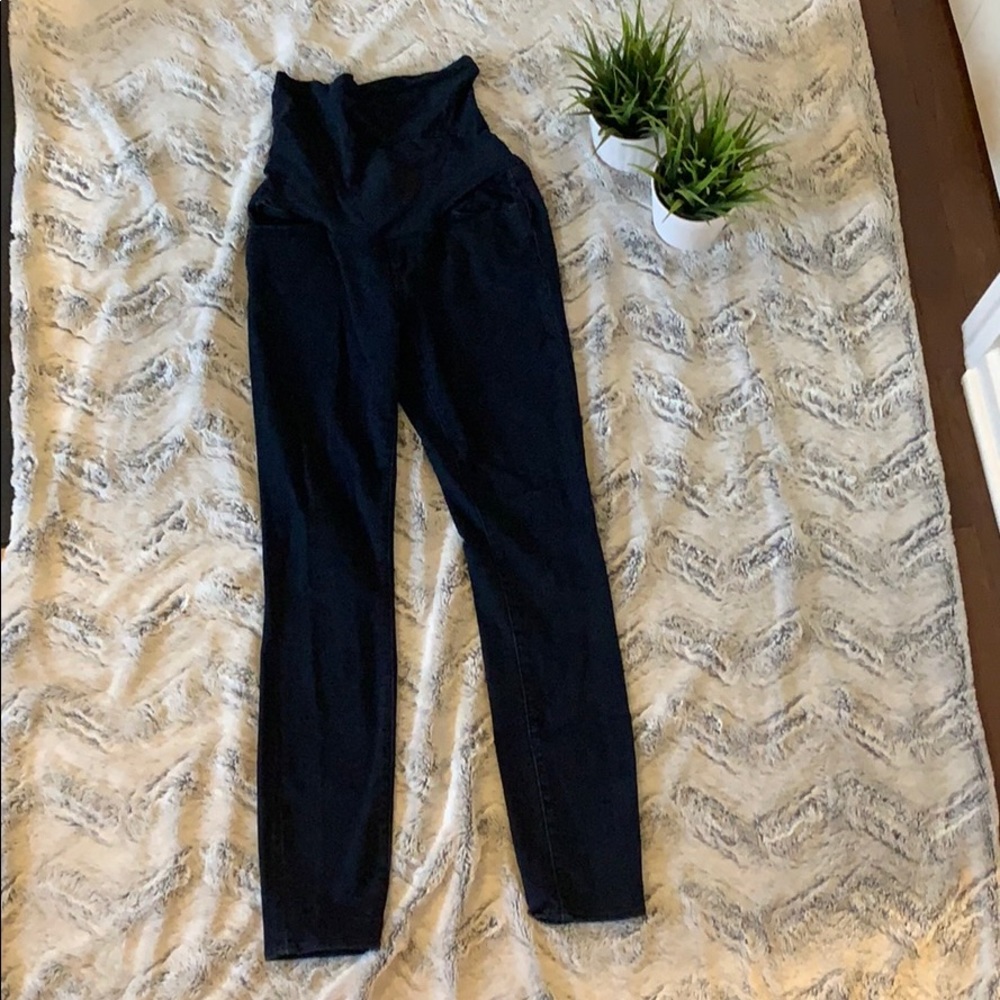 A Pea in the Pod maternity jeans.